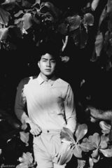 组图：袁成杰海岛风写真 尽显熟男迷人气息