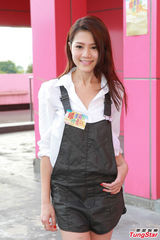 组图：周秀娜不知旧爱分手 为演出苦练手语