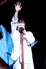 组图：华晨宇火星演唱会两场连唱万人齐嗨