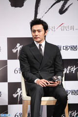 独家：《哭泣的男人》发布会张东健转型演杀手