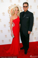 组图：华鼎奖美国开幕 奥兰多与刘玉玲助阵红毯