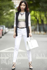 组图：胡维纳夏日大片曝光 街拍显随性魅力