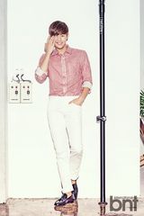 组图：帝国之子展熟男魅力 散发夏日香气