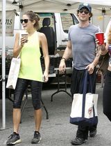 组图：“吸血鬼”伊恩与《暮光》妮基恋情曝光