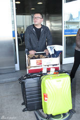 组图：《闯入者》亮相多伦多 王小帅现身机场