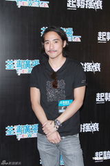 组图：何佩瑜计划泰国冲浪 想带张柏文出游