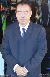 组图：东京电影节开幕群星亮相 小怪兽闹绿毯