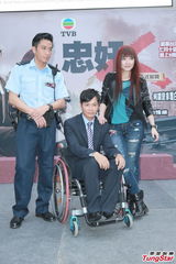 组图：郭晋安为宣传坐轮椅 田蕊妮假发像徐子珊