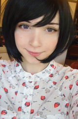 组图：日俄混血正妹走红网络 靓丽似漫画人物