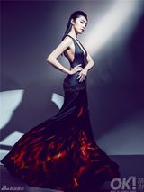 组图：姚晨性感魅惑大片 玩味光影衬托曼妙身材