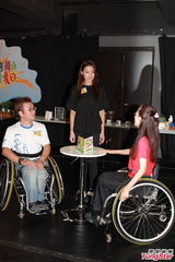 组图：周秀娜将出演舞台剧 拒评旧爱陈伟成