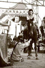 组图：《刀客》热播 佟丽娅毛晓彤从情敌到朋友