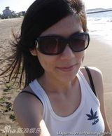 组图：炎亚纶妹妹清纯私照曝光 兄妹差别大