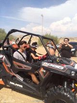 组图：谢霆锋谢贤父子内蒙古庆生 海清林丹助阵