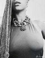 性感辣妈碧昂斯晒度假照 爱女Blue侧颜出镜(图)