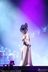 组图：金曲遗珠田馥甄唱组合歌曲 变神秘名伶