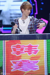 组图：郭敬明录快本临时换位 仍然遭遇“韩寒”