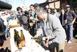 组图：《特工爷爷》杀青 跨国拍摄秀边境风情