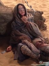 组图：花千骨曝毁容照 赵丽颖嘴角流血双眼蒙纱