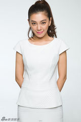 组图：赵文琪白色写真出炉 尽显甜美知性气质