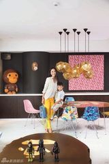 组图：杨童舒携子登杂志封面 激萌爱子独立暖心