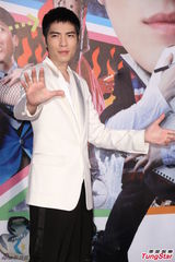 组图：《大宅男》若破亿 萧敬腾要新娘抱宽姐