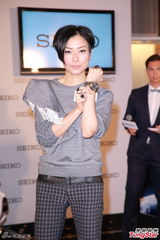 组图：郑秀文克服驾车恐惧 望个唱加开慈善场