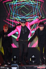 组图：林大晋首场个唱开启 罗志祥监场压阵