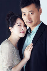 组图：左小青任程伟时尚大片刚柔并济