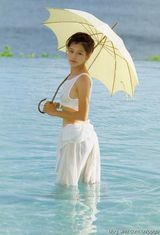 组图：徐若瑄早期性感写真曝光 青涩甜美