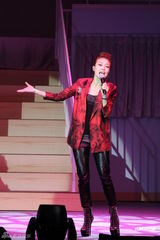 组图：《虾仔爹地》首演落幕 刘德华友情客串