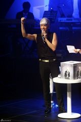 高清组图：2PM祐荣个人专辑发布会大秀腹肌