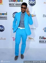 组图：亚瑟小子潮装亮相公告牌音乐奖