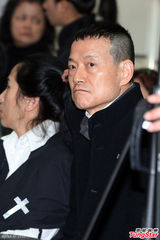 组图：李泰祥追思会齐豫缺席 许景淳泪祭恩师