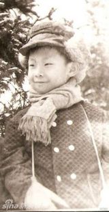 组图：孙俪张译童年照曝光 《辣妈》联手育儿