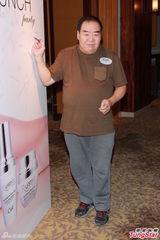 组图：83版靖康齐亮相 黄日华担心女儿演艺前途