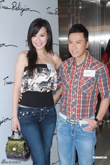 甄子丹夫妇秀恩爱 谢婷婷称与霆锋失去联系(图)