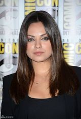 组图：米歇尔和库尼斯刚柔并济搭配亮相漫展