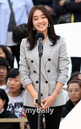 组图：《深夜的FM》釜山见观众 秀爱清新刘志泰帅酷