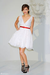 幻灯图集：杰西卡-阿尔芭白裙秀女人味 和伊万同台