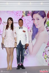 组图：任达华赠妻千万钻戒 获琦琦赞绝顶好男人