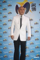 组图：何润东回应“地下女友”传闻 望40岁前成婚