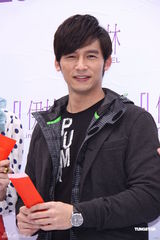 组图：伊林新春开工团拜 蔡淑臻李沛旭情侣档同台