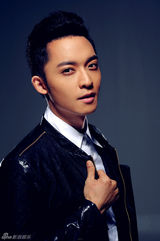 组图：陈威翰帅气写真眼神凌厉