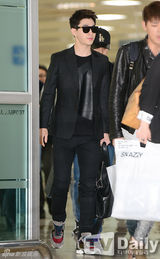 组图：SJM与CNBLUE结束中国行返韩倦容满面