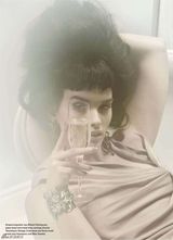 高清组图：75公斤超模克莉丝朵-雷恩登《ELLE》