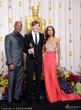 组图：奥斯卡后台-《宵禁》获最佳真人短片