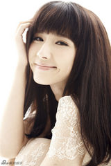 组图：方安娜女人味写真清新甜美