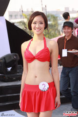 组图：19位入选亚姐泳装出镜 大秀身材性感靓丽