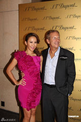 组图：李玟与未婚夫携手亮相 出席活动秀恩爱